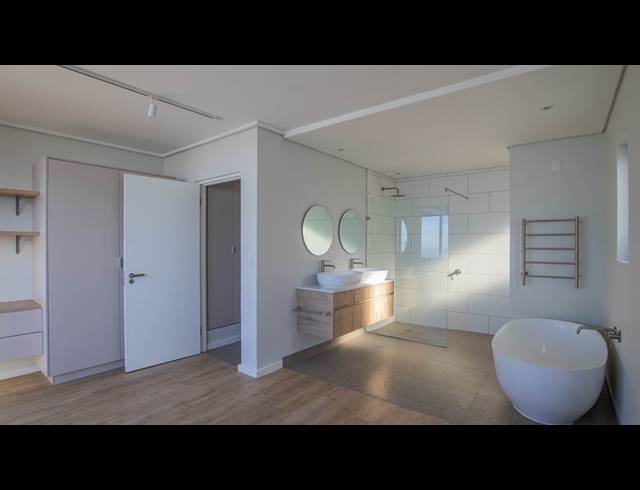 2 BEDROOM APARTMENT FOR SALE IN MUIZENBERG